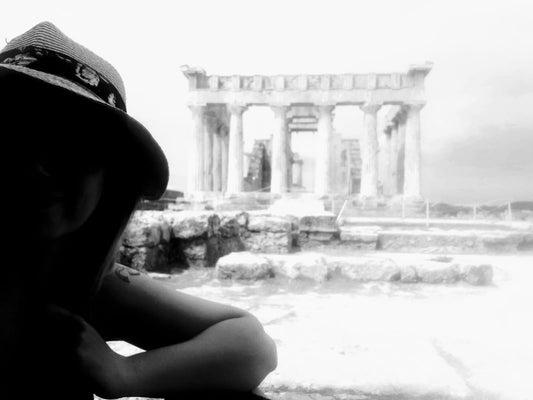 MEET THE ARCHAEOLOGIST